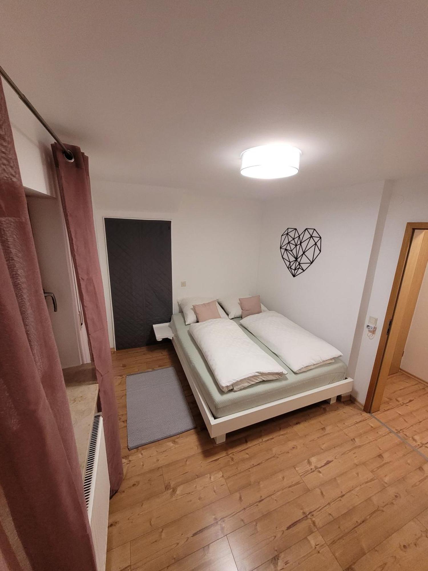 Fewo - Klein Aber Fein, 1-3 Personen, Souterrain Rödental Exteriér fotografie